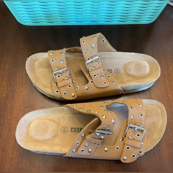 CUSHIONAIRE Women's Landon Cork footbed Sandal with comfort - Picture 10 of 11